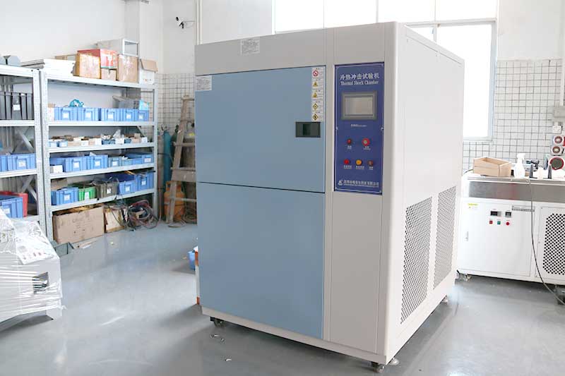 高低溫試驗箱廠家調(diào)試區(qū)
