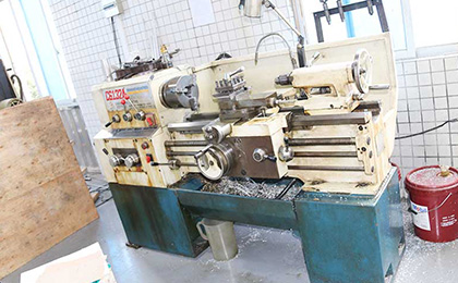 高低溫試驗箱廠家車床